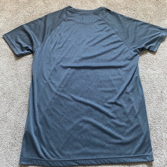 ✨2 for 1✨ Men’s Under Armour Loose Fit Gray and Blue Athletic Shirts Size Small - Picture 9 of 9